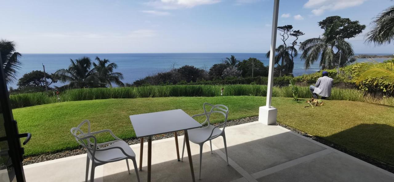 Ocean Breeze Cove - Luxury Retreat (Adults Only) Bed & Breakfast Pedasi Town Exterior photo